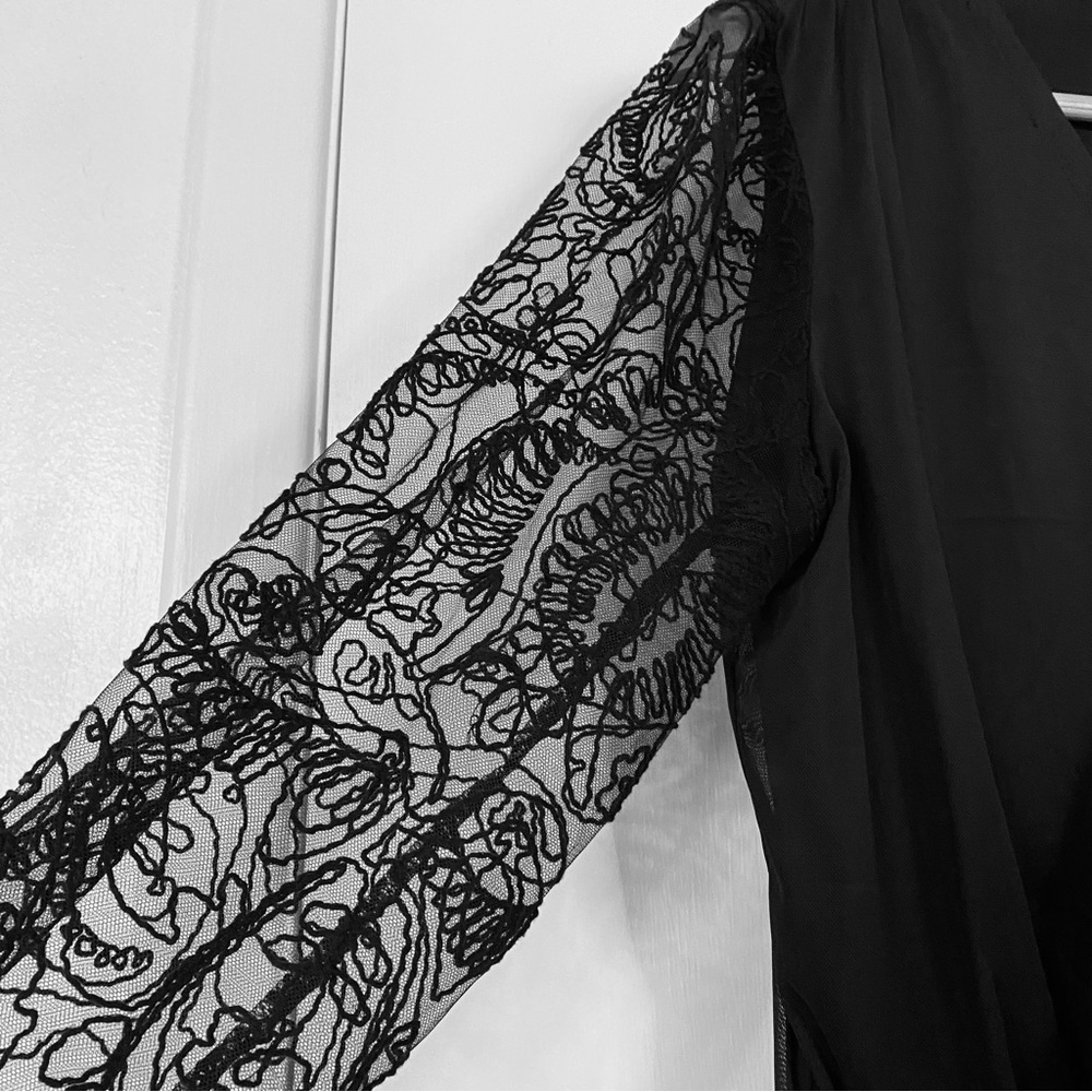 NWT Calligraphie Mesh Embroidered Sleeve Blouse Black M - Picture 3 of 5